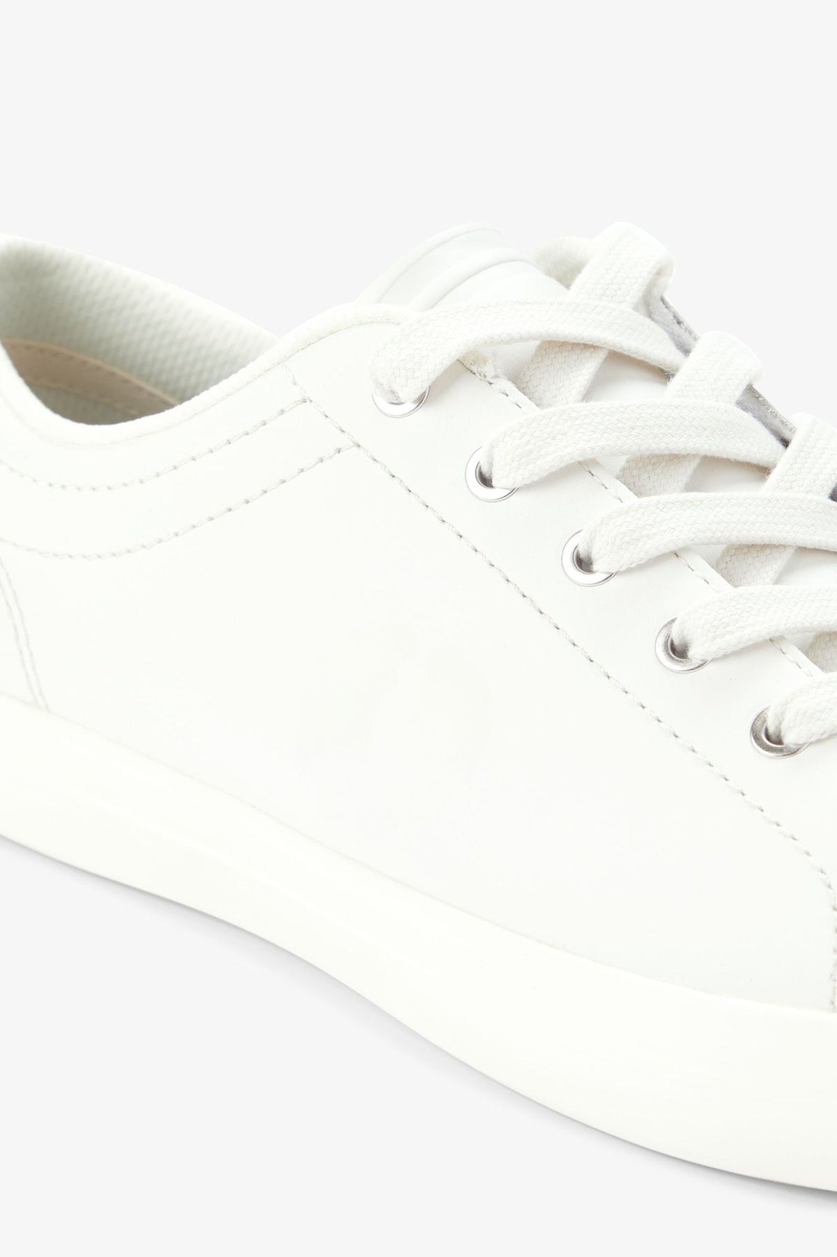 Low-Top Leather Sneaker - Snow White